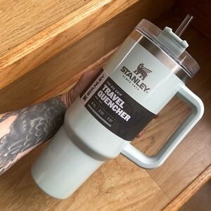 BNIB Stanley Cup Mint Pearlescent 40 oz